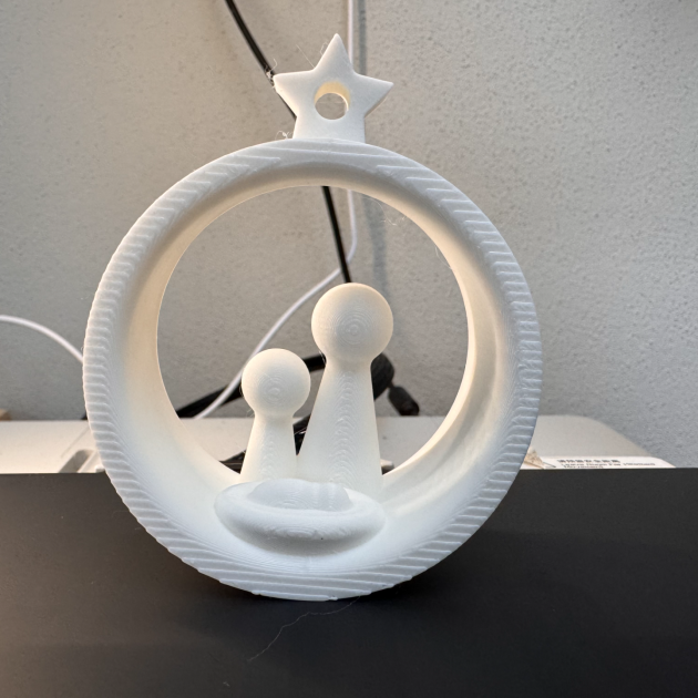 Decoração de Árvore de Natal com Presépio