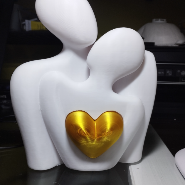 Casal Apaixonado com Coração