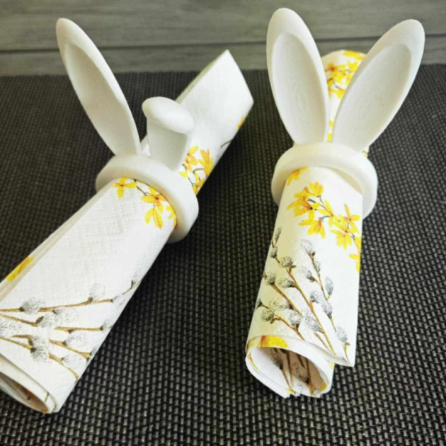 Duas argolas de guardanapo de Páscoa